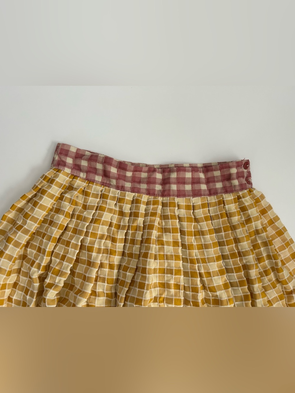 Lisa Says Gah! Meg Plaid Pleated Mini Skirt
XS
Boho
Street
Classic
Preppy
$160 - Picture 3 of 8
